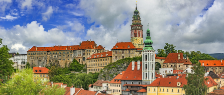 Panoramic summer view of the castle of Czech Krumlov and the surrounding surroundings/Czech Republic/の写真素材