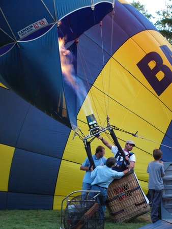 VI International Ballooning Competition in Naleczow, Poland (18th-21st August 2011). Naleczow, 20th Aug. 2011.のeditorial素材