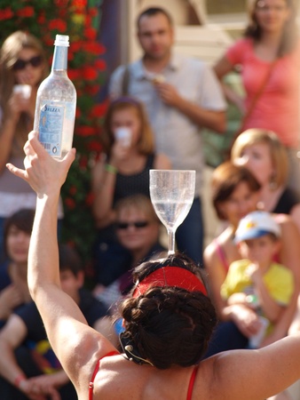 The performance of Abi Collins during the summer Festival of Circus Art (Carnaval Sztuk-Mistrzow) 28th-31st July 2011, Lublin, Poland, July 29th 2011.のeditorial素材