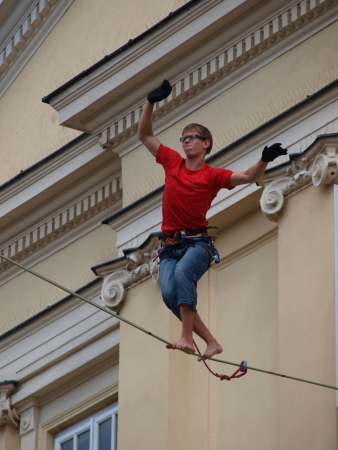 Urban highline in the historic old town of Lublin during Festival of Circus Art (Carnaval Sztuk-Mistrzow) , Lublin, Poland, August 2nd 2012.のeditorial素材