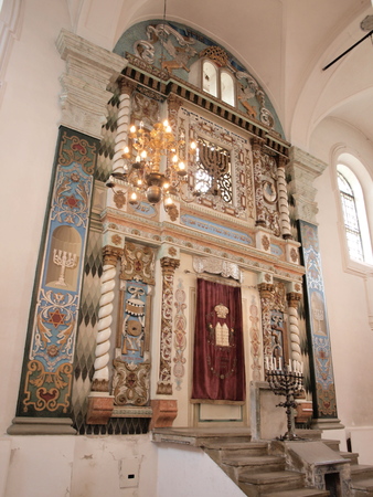 The Torah Ark called Aron Kodesh inside the Great Synagogue in Wlodawa, Polandのeditorial素材