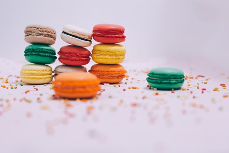 Row of Colorful macaronsの写真素材