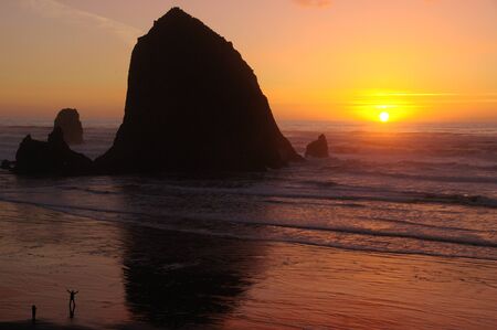 Sunset on Cannon Beach, Oregon, USAの写真素材
