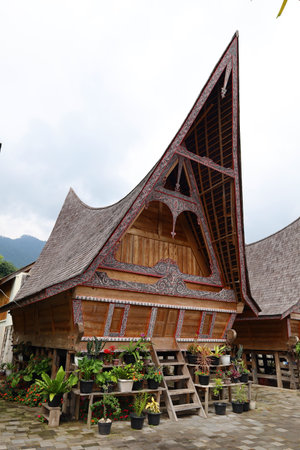 Traditional wooden house of Batak people of the Tarot located in Lingga village and Lake Toba, North Sumatra, Karo Regency, Indonesiaの写真素材