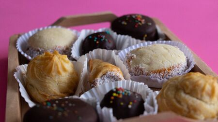 Baked sweets purely Chilean, fresh and delicious to share at tea time or at break time.