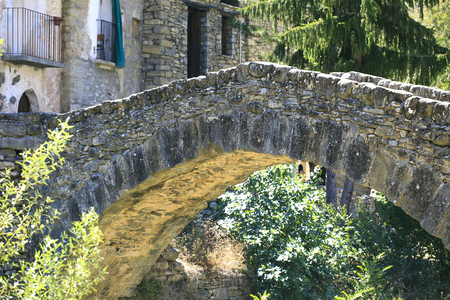 Bridge of stone sited in Monta? ? ana, Huescaの写真素材