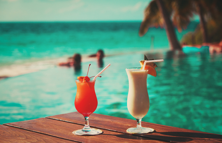 Two cocktails on luxury tropical beachの写真素材