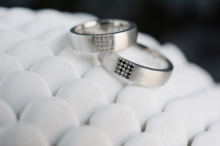 Beautiful wedding rings close up shotの写真素材