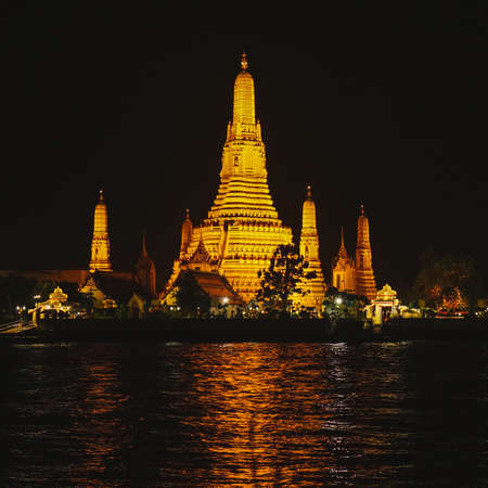 Temple of Dawn or Wat Arun at Night, View Temple In Bangkok Thailandの写真素材