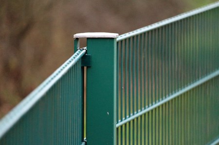 green double bar grate mat fence