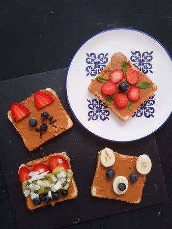 peanut butter cream sandwichesの写真素材