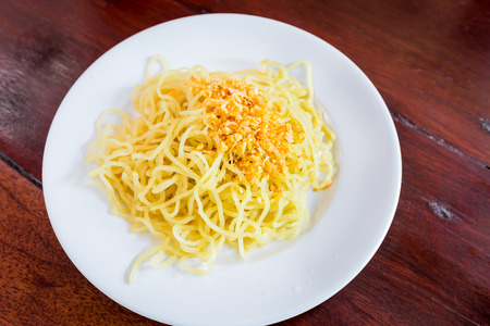 noodle and braised leeks.eating with papaya salad.