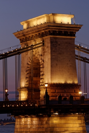 Night image with traffic of the hungarian chain Bridgeの写真素材