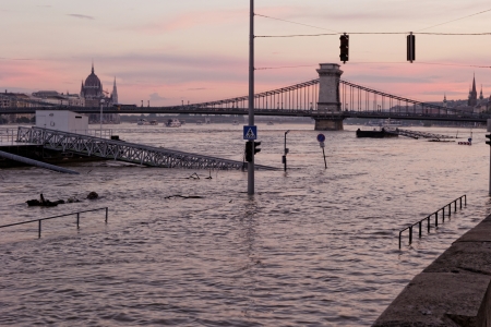 traffic light on flooding riverの写真素材