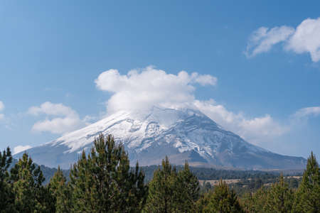 popocatepetl volcano in puebla mexicoの写真素材
