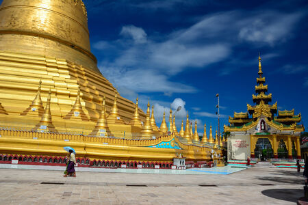 Shwemawdaw paya, Myanmarの写真素材