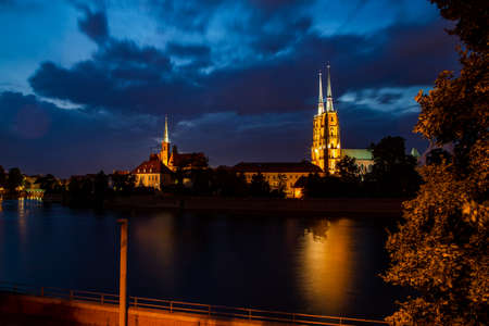 evening view of the Wroclaw embankment and cathedraの写真素材
