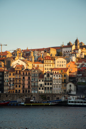 View of the Douro river and the city of Porto at dawn in autumn in Portugalの写真素材