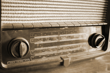 Retro Radio On Wooden Table, Old Styleの写真素材