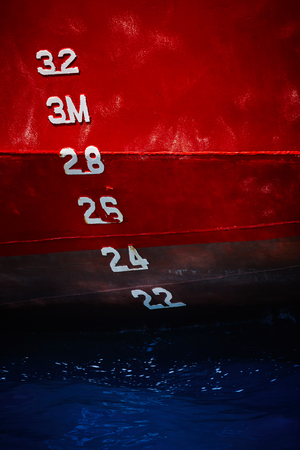number, red ship, blue sea, limitation, dippingの写真素材