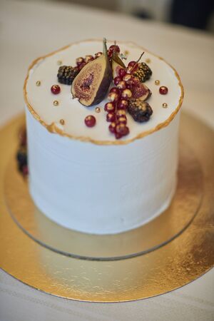 beautiful wedding cake on the tableの写真素材