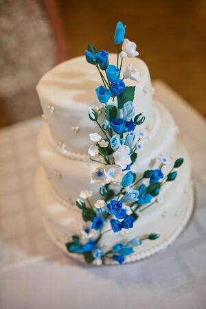 beautiful wedding cake on the tableの写真素材