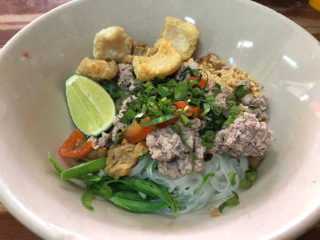 Noodles in white bowlの素材