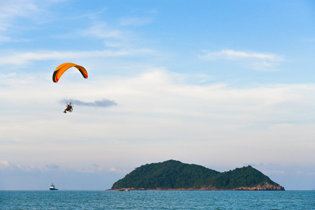 The para motor over sea and islandの写真素材