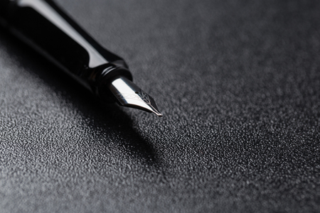 Fountain pen with clipping path on black backgroundの写真素材
