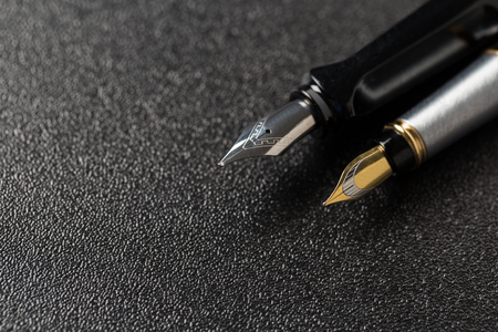Fountain pen with clipping path on black backgroundの写真素材