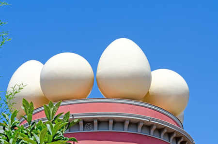FIGUERES, SPAIN - JULY 15: The Dali Theatre and Museum on July 15, 2012 in Figueres, Catalunia, Spain. The museum displays the largest and most diverse collection of works by Salvador Daliのeditorial素材
