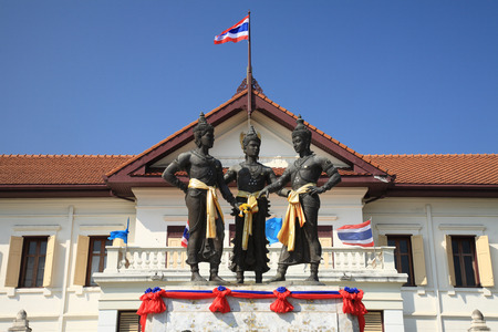 Three Kings Monument in the center of Chiang Mai, Thailand. The sculpture of the three kings is a symbol of Chiang Maiのeditorial素材