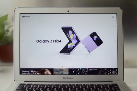 October 14, 2022: Front view of Samsung website on laptop screen.のeditorial素材
