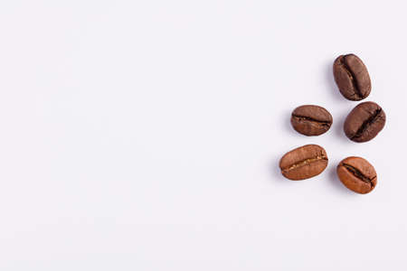Coffee beans isolated with white backgroundの写真素材