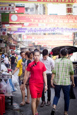BANGKOK THAILAND : The woman is wear the red cheongsams in walk street China town Thailand Bangkokのeditorial素材