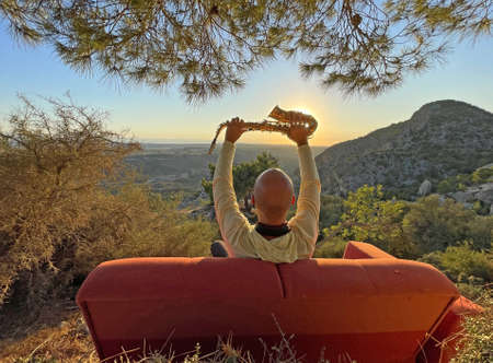 アルトサックスの写真 イラスト素材一覧 2 104件 ストックフォトのamanaimages Plus