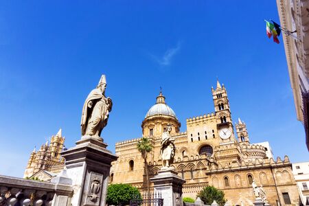 View of the sculptures in the entrance of Palermo Cathedral in Palermo, Italyの写真素材