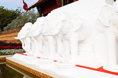 CHIANGMAI THAILAND - DECEMBER 4 : Elephant Statue in The International Horticultural Exposition Ratchaphruek 2011. Even on 14 december 2011 - 14 march 2012. On December 4,2011 in Chiangmai, Thailand.のeditorial素材