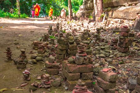 The city's oldest temple Burma Mon antiquity.