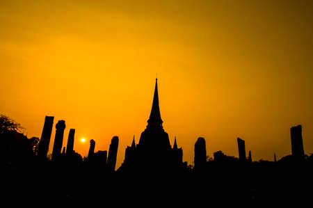 Wat phrasrisanphetch Ayutthaya Historical Park Thailand silhouetteの写真素材