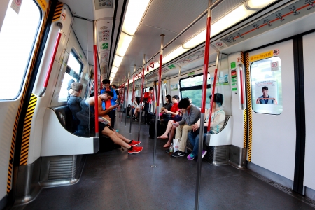 Mass Transit Railway  MTR  is the rapid transit railway system in Hong Kong  It is one of the most profitable such systems in the world, with a high farebox recovery ratio of 186   3  Opened in 1979, the system now includes 218 2 km  135 6 mi  of rail witのeditorial素材