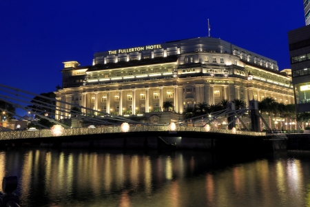 The Fullerton Hotel Singapore is a five-star luxury hotel located near the mouth of the Singapore River, in the Downtown Core of Central Area, Singapore  It was originally known as The Fullerton Building, and also as the General Post Office Building  1  2のeditorial素材