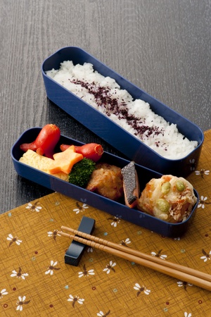 japanese lunch box on japanese hempの写真素材