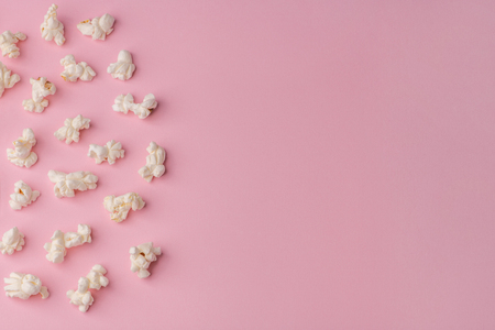 Popcorn on pink backgroundの写真素材
