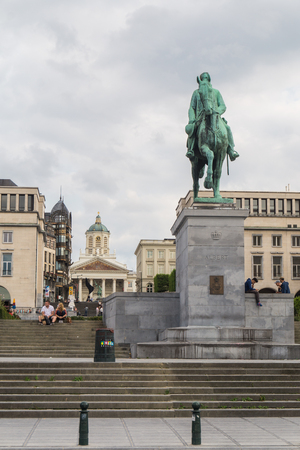 BRUSSELS, BELGIUM - AUGUST 24, 2017: Statue of King Albert I and Mont des Arts or Kunstbergのeditorial素材