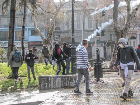 SANTIAGO, CHILE - 30 JUNE 2011: Student's Marchのeditorial素材