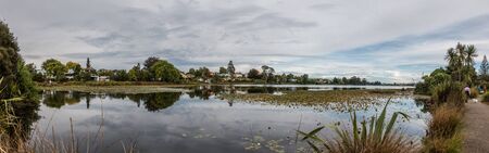 Hamilton, New Zealand - March 26, 2017: People walking in Hamilton Lake Domain, New Zealandのeditorial素材