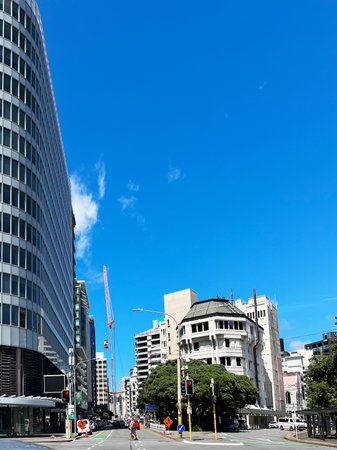 Wellington, New Zealand - January 14, 2023: Giant's reach, capturing the crane installation on Featherston Stのeditorial素材