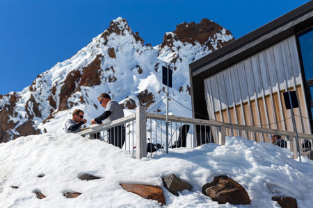 Manawatu-Whanganui, New Zealand - September 09, 2023: Visitors Enjoying Whakapapa Skifield at Mount Ruapehu, New Zealandのeditorial素材