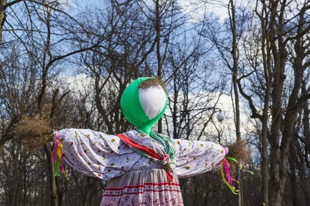 Russia, Krasnodar-February 26, 2017: Traditional stuffed Shrovetide of cloth and straw in the city Park. It's springのeditorial素材